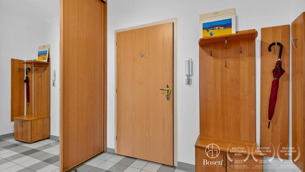 BOSEN | Na prenájom 2 izbový byt s klimatizáciou a garážou