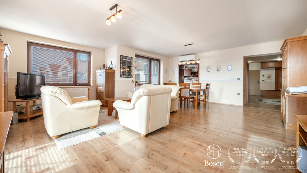 BOSEN| 4 izbový byt, 156m2 s balkónom v centre Malaciek