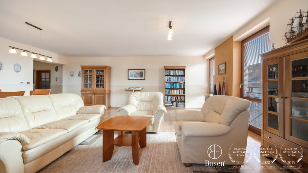 BOSEN| 4 izbový byt, 156m2 s balkónom v centre Malaciek