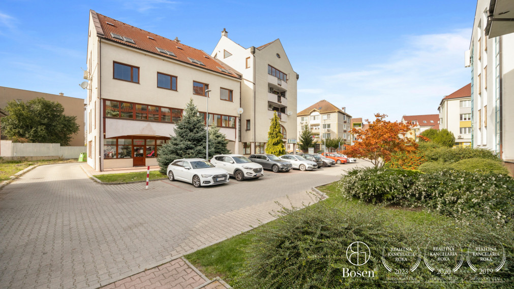 BOSEN| 4 izbový byt, 156m2 s balkónom v centre Malaciek