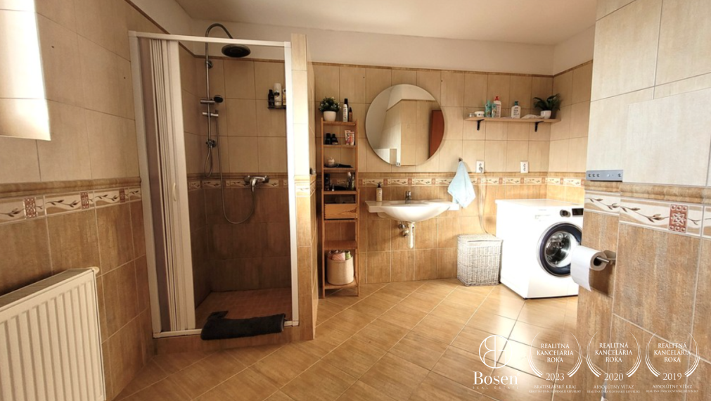 LOYALTERS | Predaj 5 izbového rodinného domu - Most pri Bratislave, časť Studené