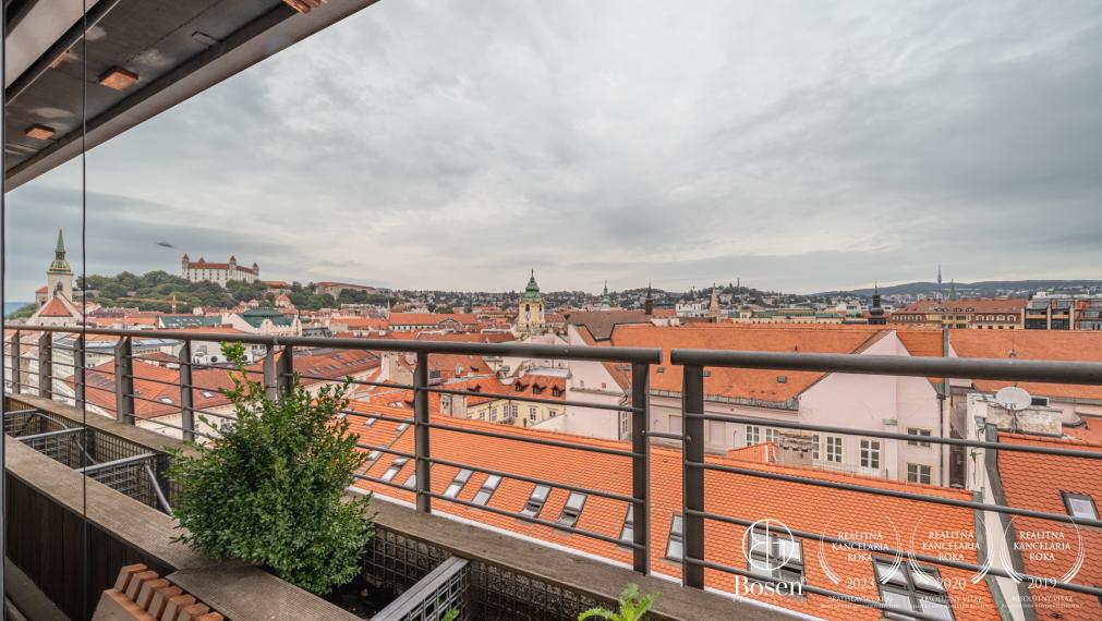 BOSEN | 3-room maisonette with terrace and winter garden, Motešický Palace