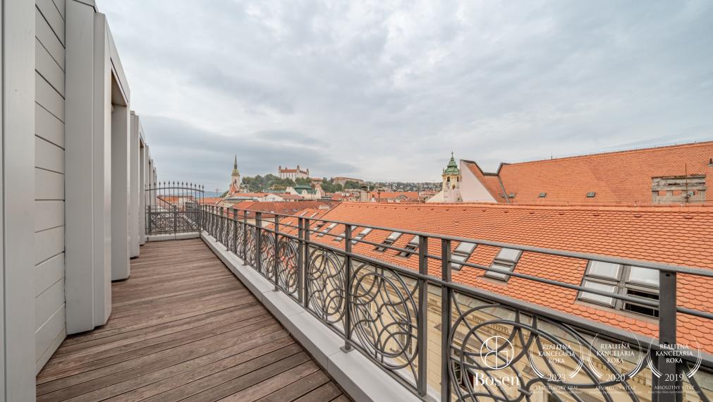BOSEN | 3-room maisonette with terrace and winter garden, Motešický Palace