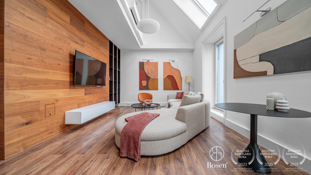 BOSEN | 3-room maisonette with terrace and winter garden, Motešický Palace