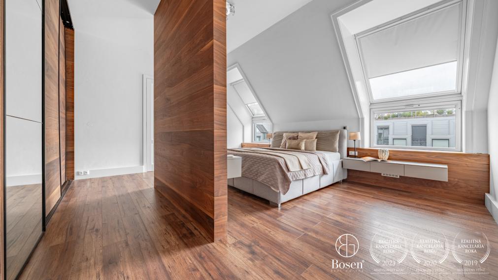 BOSEN | 3-room maisonette with terrace and winter garden, Motešický Palace