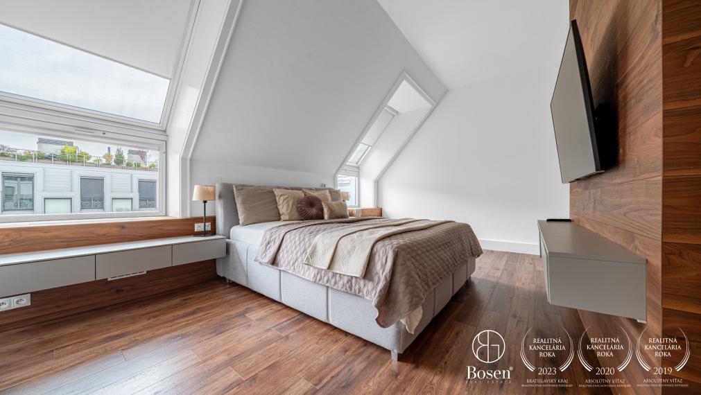 BOSEN | 3-room maisonette with terrace and winter garden, Motešický Palace