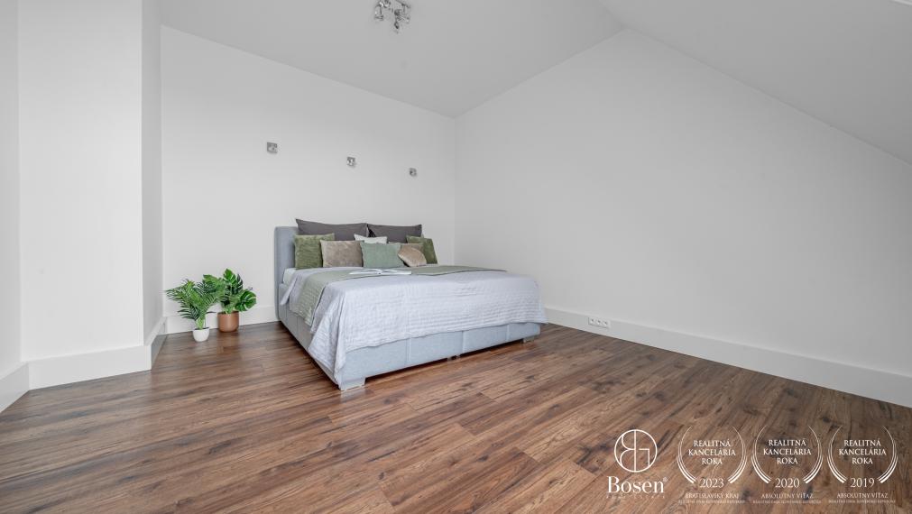 BOSEN | 3-room maisonette with terrace and winter garden, Motešický Palace