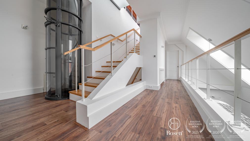 BOSEN | 3-room maisonette with terrace and winter garden, Motešický Palace