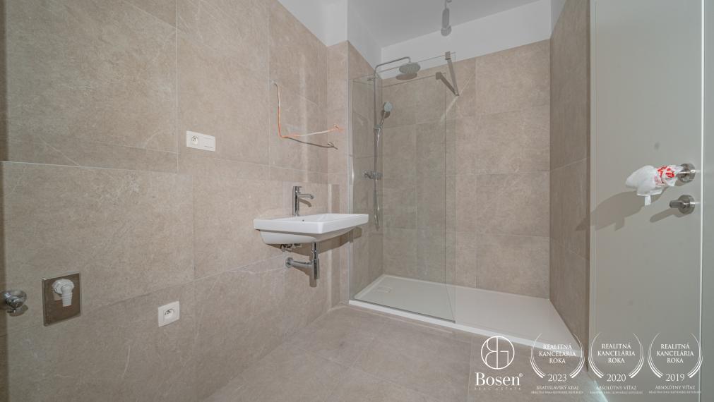 BOSEN | BLUEWAVE _ 2 izbový apartmán s krásnym výhľadom 4NP_A32, Banka, Piešťany, 86.80 m2