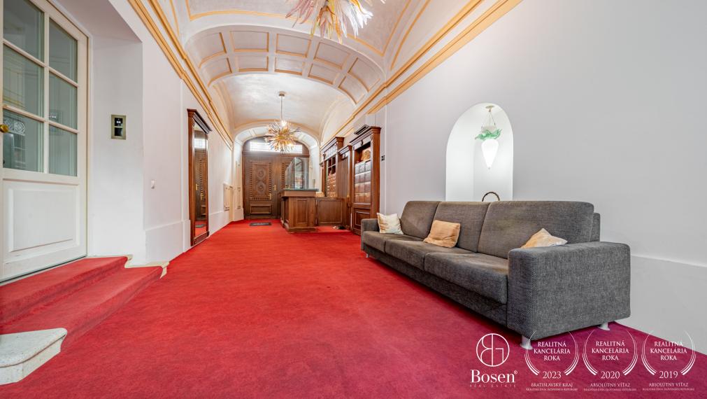 BOSEN | 3-room maisonette with terrace and winter garden, Motešický Palace