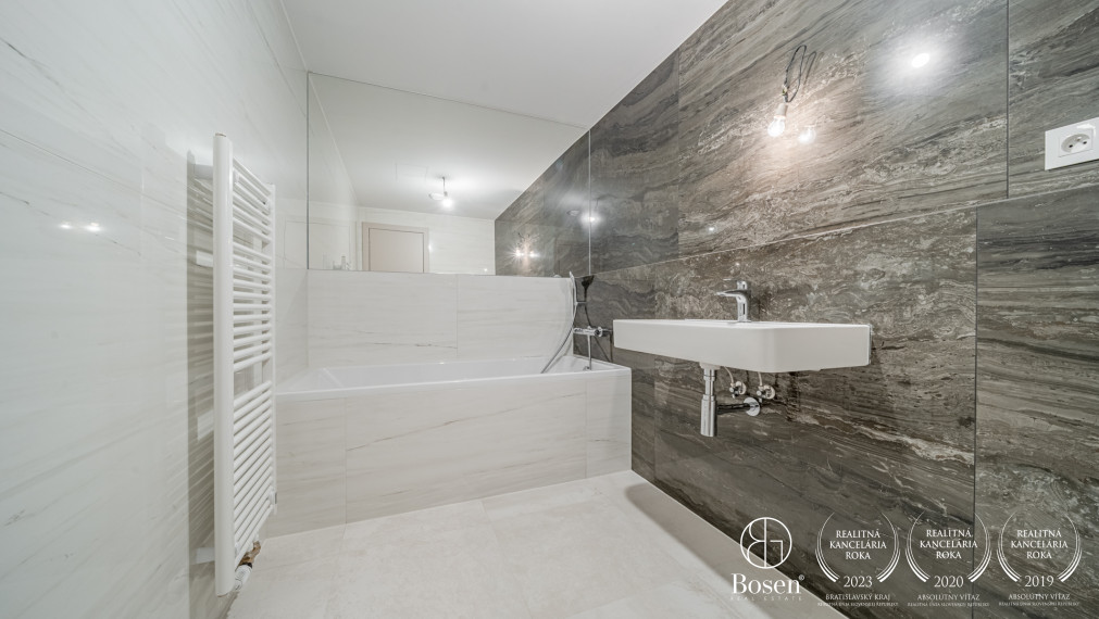 BOSEN | 2i byt v Eurovea Tower na 35. LUX poschodí s výhľadom na hrad