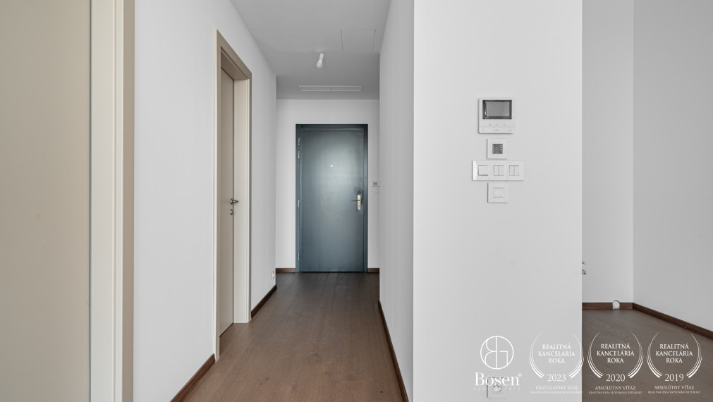 BOSEN | 2i byt v Eurovea Tower na 35. LUX poschodí s výhľadom na hrad