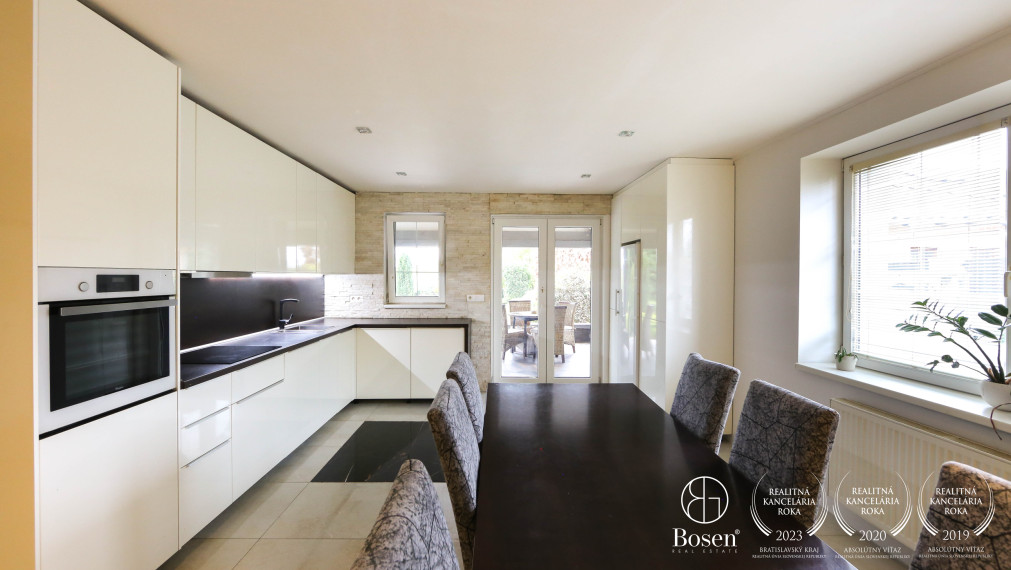 BOSEN | Na predaj krásne zrekonštruovaný 3-izbový rodinný dom