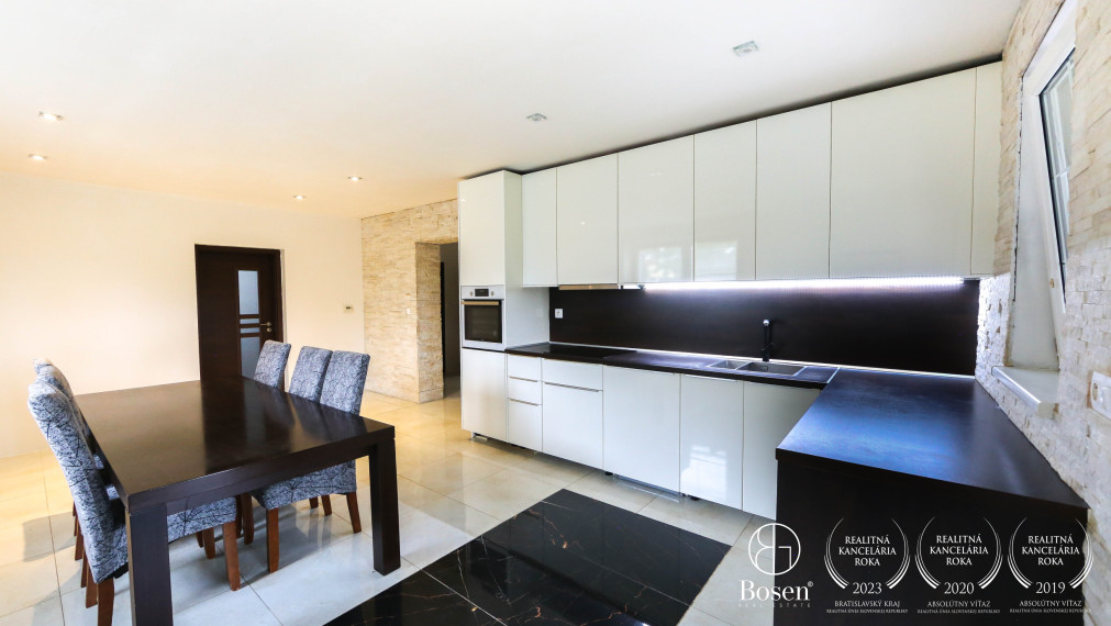BOSEN | Na predaj krásne zrekonštruovaný 3-izbový rodinný dom
