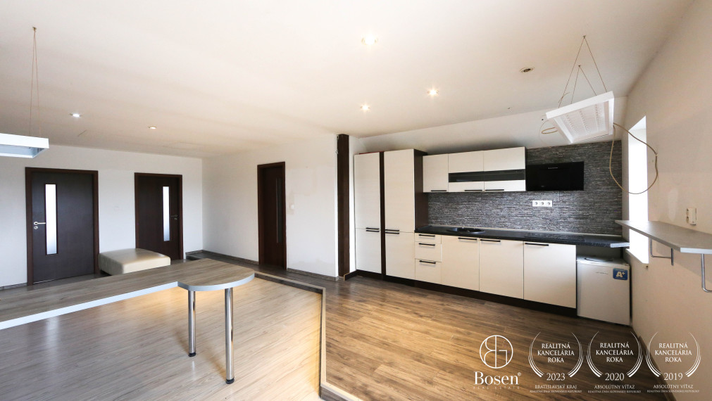 BOSEN | Na predaj krásne zrekonštruovaný 3-izbový rodinný dom