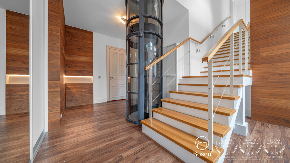 BOSEN | 3-room maisonette with terrace and winter garden, Motešický Palace