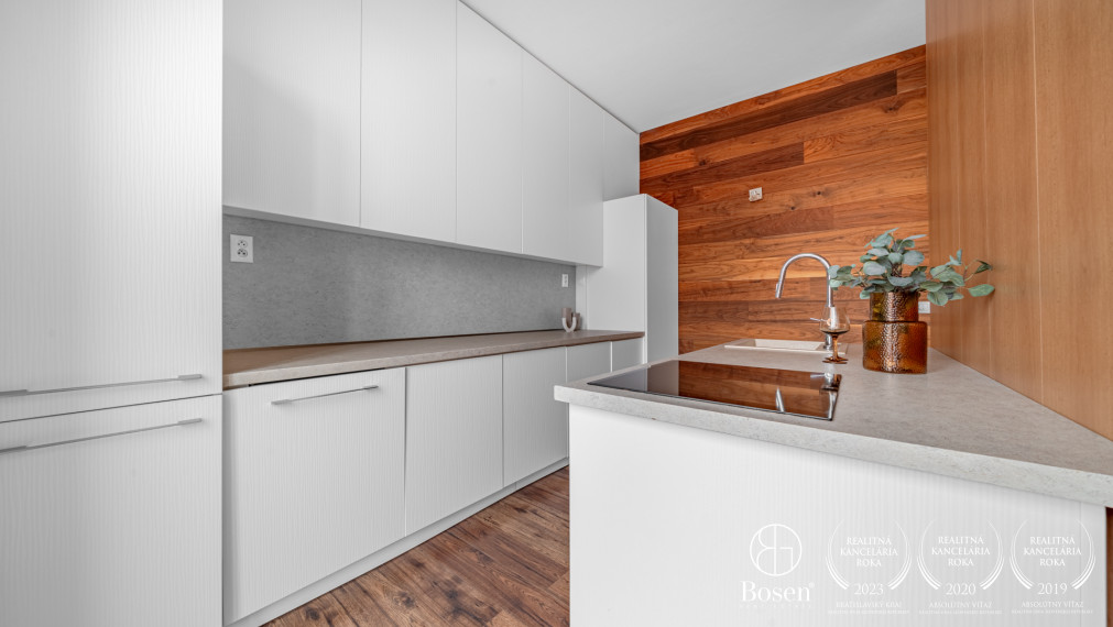 BOSEN | 3-room maisonette with terrace and winter garden, Motešický Palace