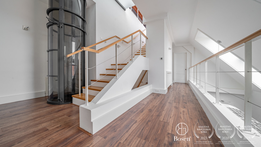 BOSEN | 3-room maisonette with terrace and winter garden, Motešický Palace