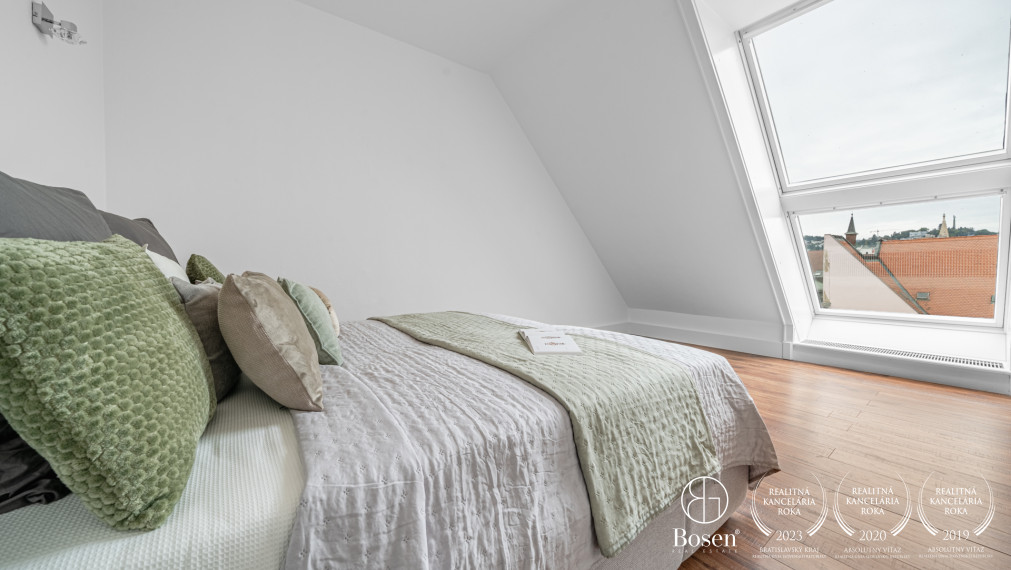 BOSEN | 3-room maisonette with terrace and winter garden, Motešický Palace