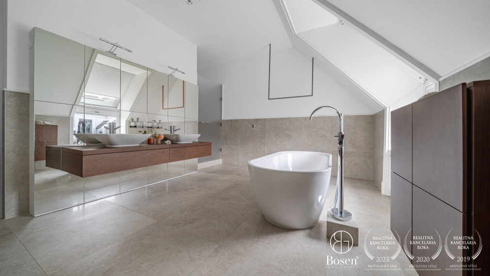 BOSEN | 3-room maisonette with terrace and winter garden, Motešický Palace