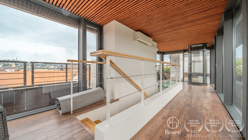 BOSEN | 3-room maisonette with terrace and winter garden, Motešický Palace