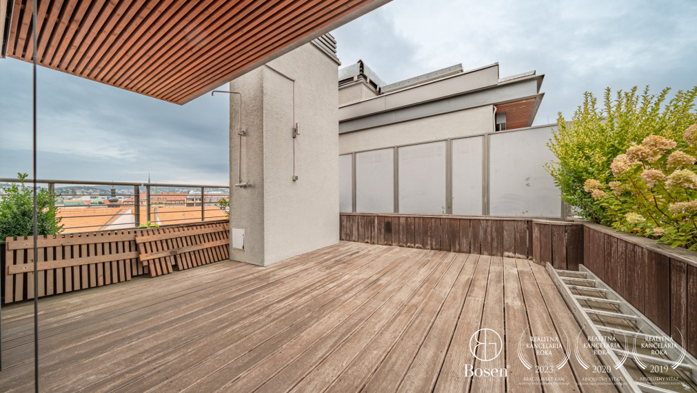 BOSEN | 3-room maisonette with terrace and winter garden, Motešický Palace