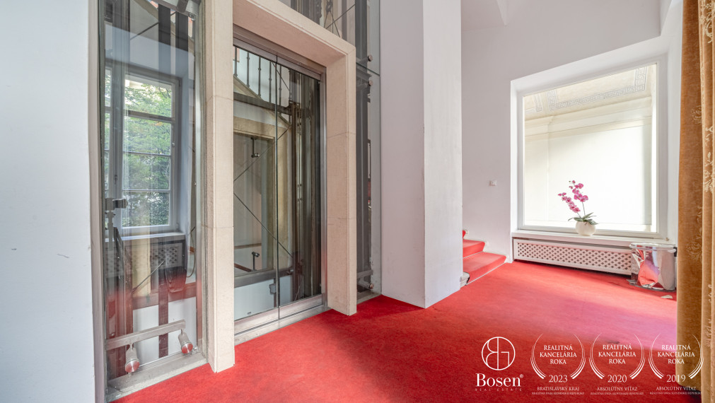 BOSEN | 3-room maisonette with terrace and winter garden, Motešický Palace