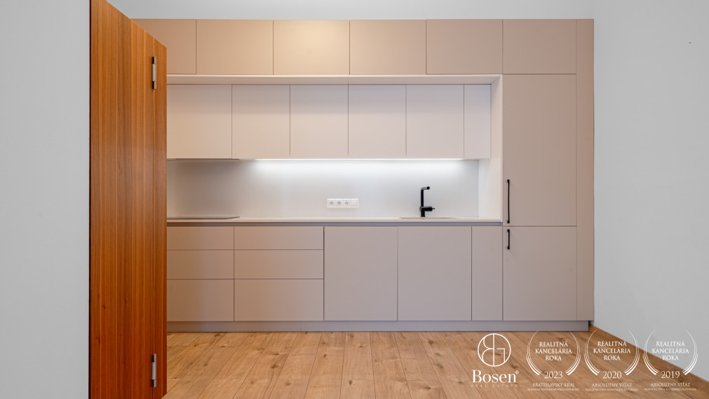 BOSEN | 4 izbový veľkometrážny byt v srdci Bratislavy, Palác Motešických