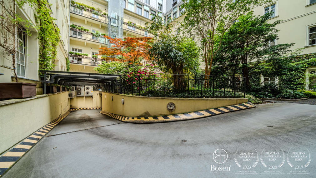 BOSEN | 4 izbový veľkometrážny byt v srdci Bratislavy, Palác Motešických