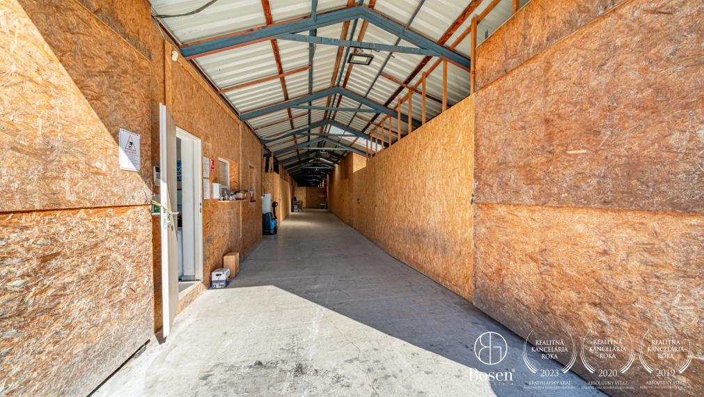 BOSEN | Skladová hala 585 m2, vstavaná kancelária, parkovanie, Záhorská Bystrica
