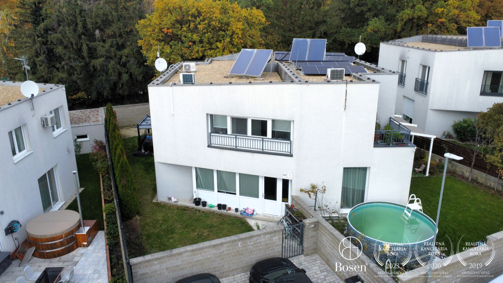 LOYALTERS | 5 izbový rodinný dom v dvojdome - Stupava