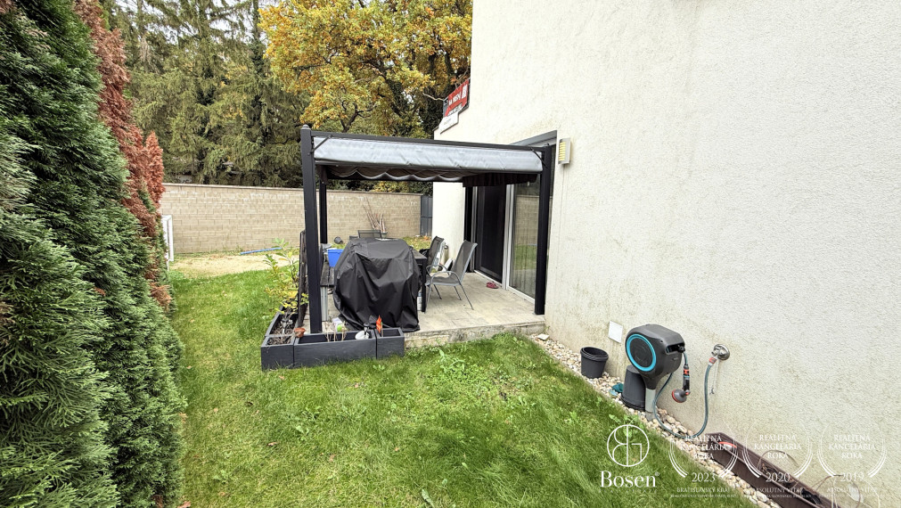 LOYALTERS | 5 izbový rodinný dom v dvojdome - Stupava