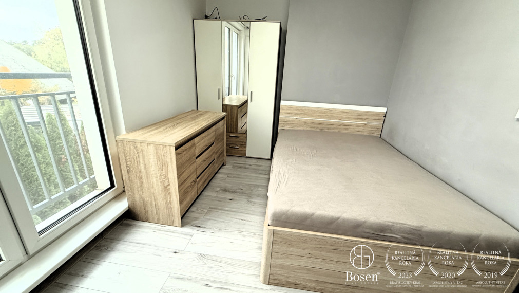 LOYALTERS | 5 izbový rodinný dom v dvojdome - Stupava