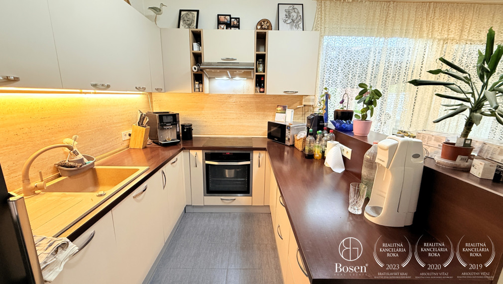 LOYALTERS | 5 izbový rodinný dom v dvojdome - Stupava