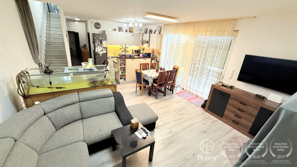 LOYALTERS | 5 izbový rodinný dom v dvojdome - Stupava