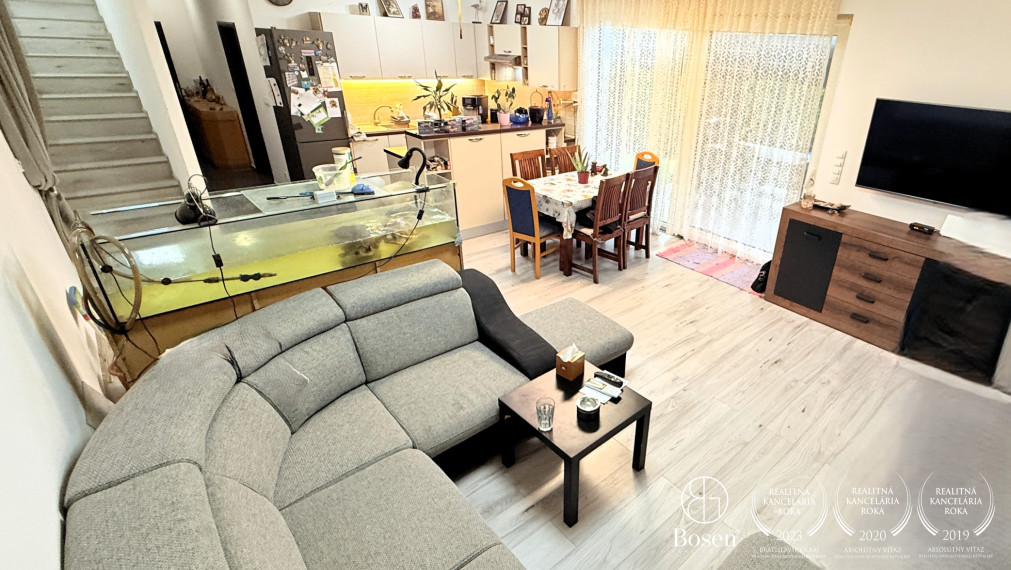 LOYALTERS | 5 izbový rodinný dom v dvojdome - Stupava