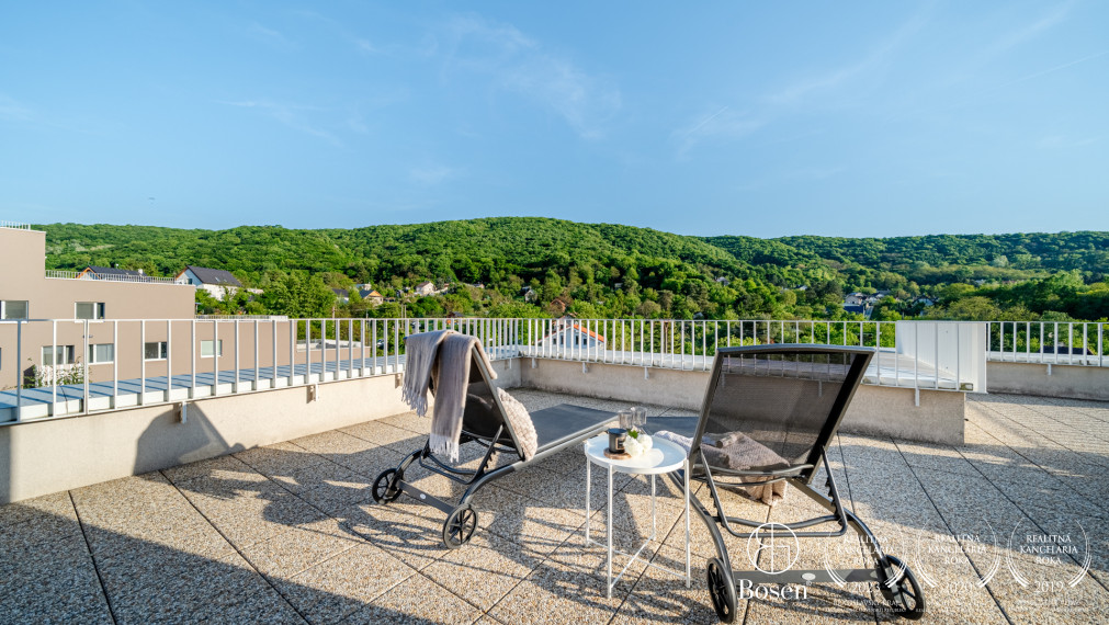 BOSEN | Priestranný 4 izbový byt s veľkou terasou a výhľadom na Devínsku Kobylu, Devínska Nová Ves, 160.88 m2