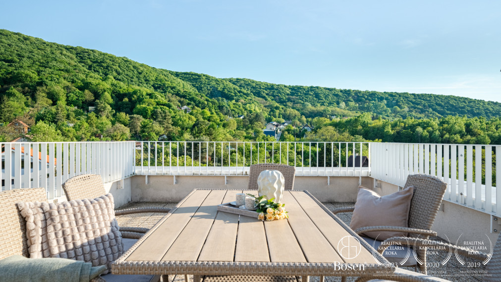 BOSEN | Priestranný 4 izbový byt s veľkou terasou a výhľadom na Devínsku Kobylu, Devínska Nová Ves, 160.88 m2