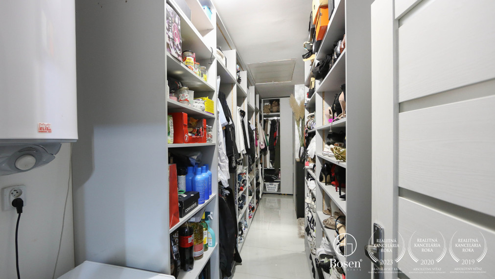 BOSEN | Na predaj výnimočný 5+1 izbový zariadený rodinný dom