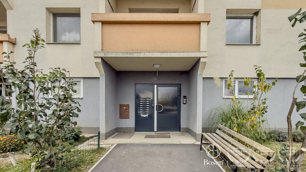 BOSEN | Zrekonštruovaný 3izbový byt s loggiou, 75m2.