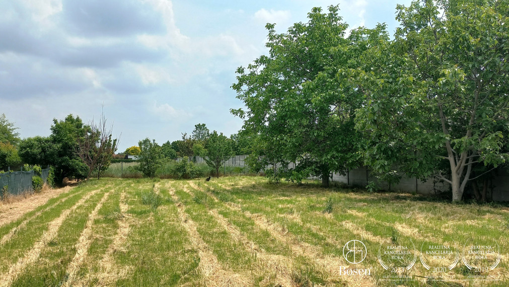 BOSEN | Stavebný pozemok- výstavba samostatného domu, RD s dvoma bytovými jednotkami