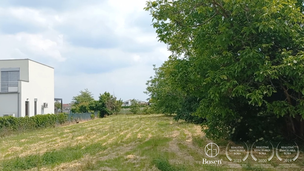 BOSEN | Stavebný pozemok- výstavba samostatného domu, RD s dvoma bytovými jednotkami