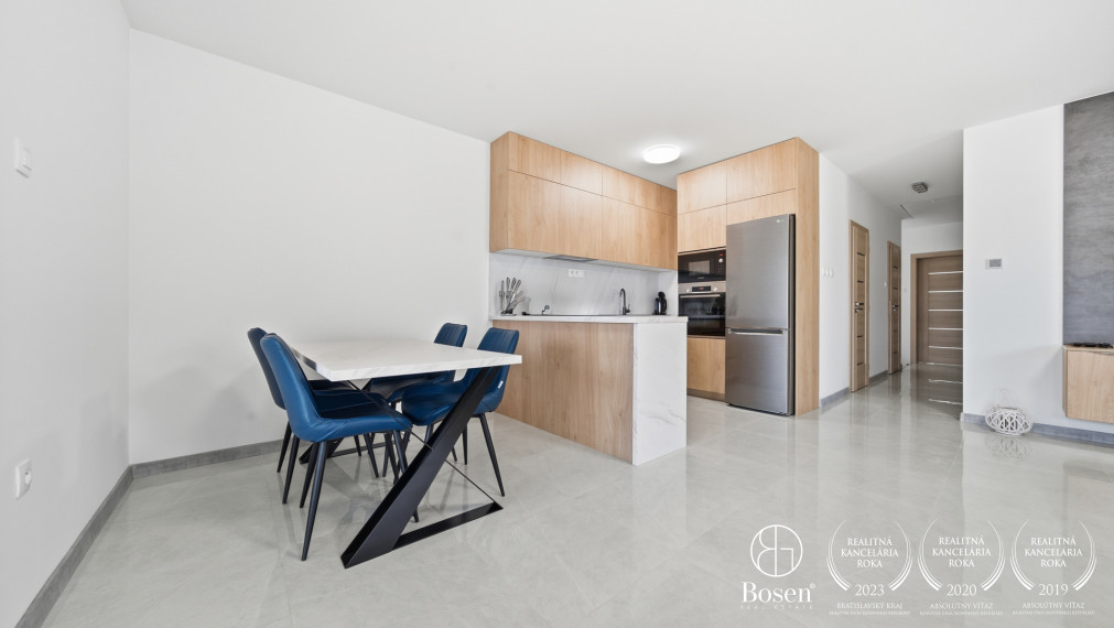 BOSEN |  3 izb.byt čiastočne zariadený s vlastným parkovaním