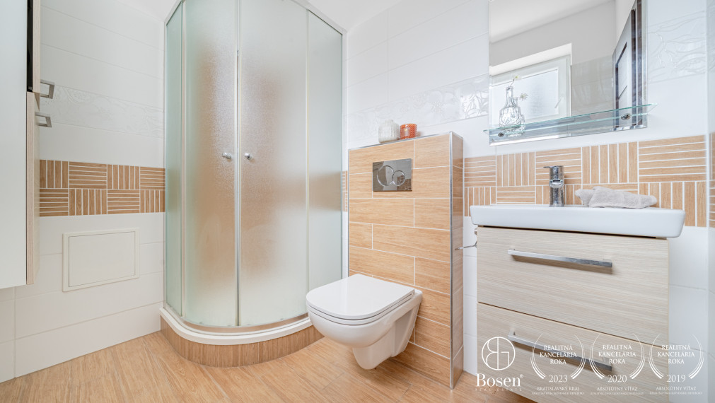 BOSEN | 5 izbový rodinný dom s garážou a krbom v Ch. Grobe