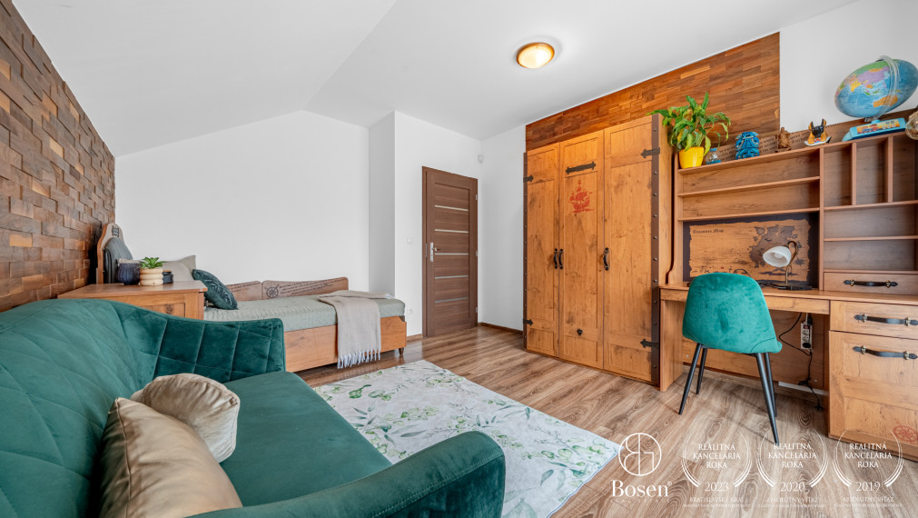 BOSEN | 5 izbový rodinný dom s garážou a krbom v Ch. Grobe