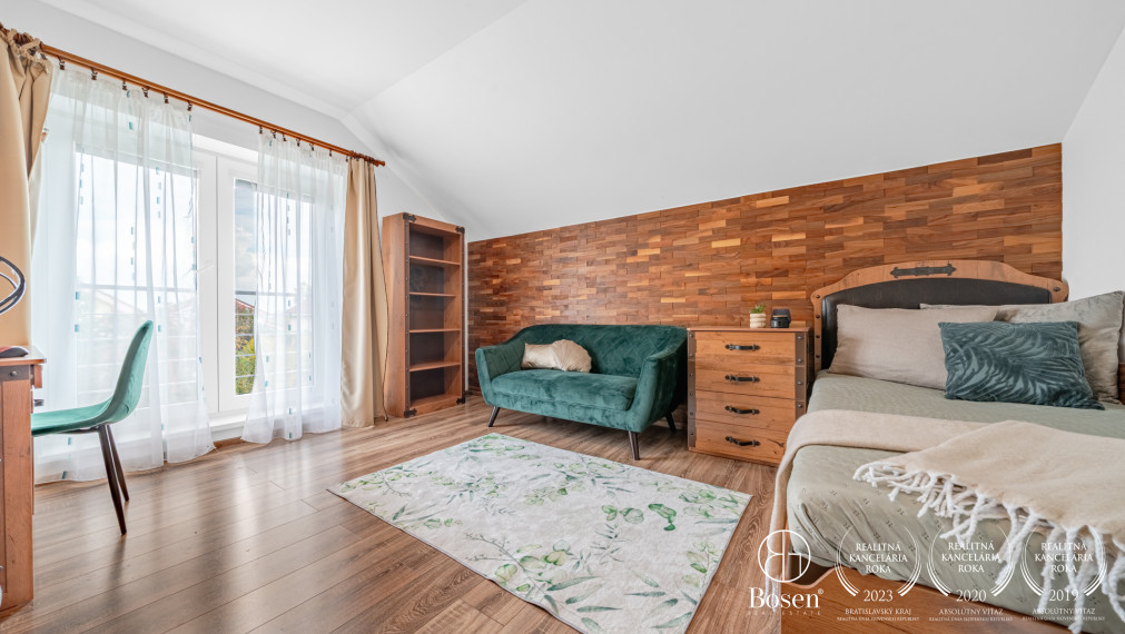 BOSEN | 5 izbový rodinný dom s garážou a krbom v Ch. Grobe