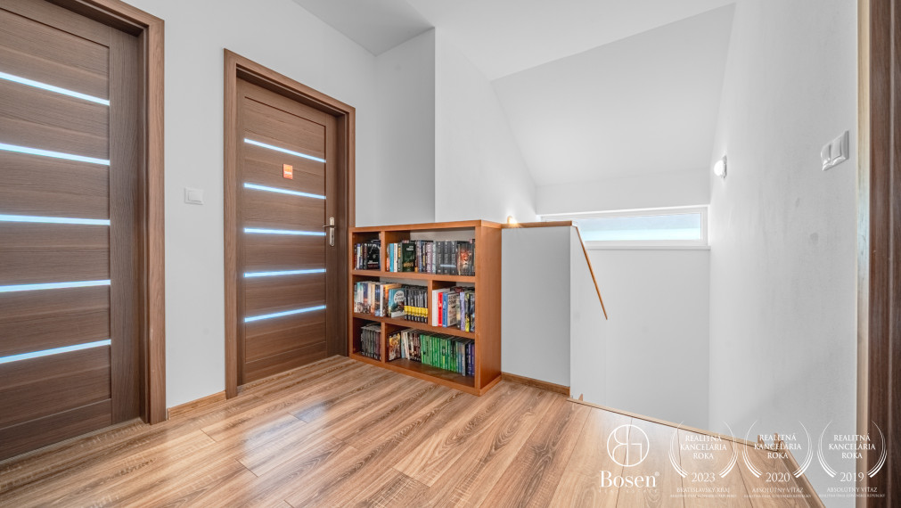 BOSEN | 5 izbový rodinný dom s garážou a krbom v Ch. Grobe