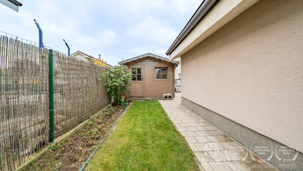 BOSEN | 5 izbový rodinný dom s garážou a krbom v Ch. Grobe