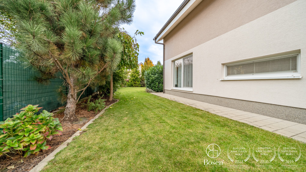 BOSEN | 5 izbový rodinný dom s garážou a krbom v Ch. Grobe