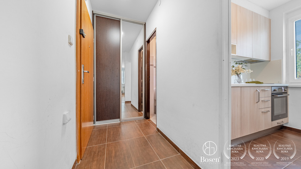 REZERVOVANÉ | BOSEN| 2 izbový byt v tichej zelenej lokalite Devínskej Novej Vsi